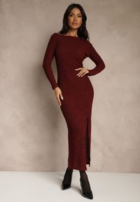 Renee - Bordowa Sukienka o Dopasowanym Kroju Ozdobiona Metaliczną Aplikacją Reittia. Okazja: na imprezę. Kolor: czerwony. Wzór: aplikacja. Sezon: wiosna #4