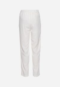 Born2be - Białe Spodnie Regular z Wyższym Stanem i Prostymi Nogawkami Arcadiasa. Stan: podwyższony. Kolor: biały #6