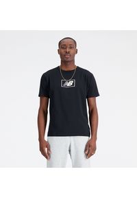 Koszulka męska New Balance MT33512BK – czarna. Kolor: czarny. Materiał: bawełna, materiał. Długość rękawa: krótki rękaw. Długość: krótkie