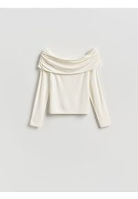Reserved - Bluzka z odkrytymi ramionami - złamana biel. Materiał: bawełna, tkanina. Wzór: gładki #1