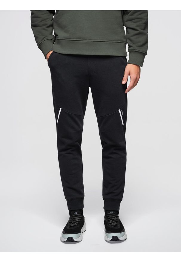 Ombre Clothing - Spodnie męskie dresowe joggery - czarne V2 - Rozmiar: L. Okazja: na co dzień. Kolor: czarny. Materiał: dresówka. Wzór: melanż, gładki, nadruk. Styl: casual, sportowy