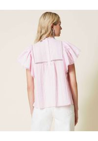 TwinSet - TWINSET - Różowa bluzka z koronką. Kolor: różowy, wielokolorowy, fioletowy. Materiał: koronka. Wzór: koronka #3
