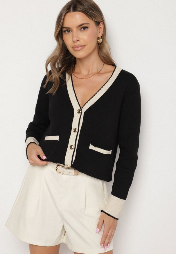 Born2be - Czarny Kardigan z Wiskozą z Ozdobną Lamówką i Guzikami Halirena. Okazja: na co dzień. Kolor: czarny. Materiał: wiskoza. Styl: klasyczny, elegancki, casual
