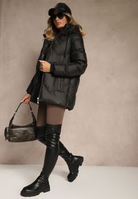 Renee - Czarna Kurtka Pikowana z Kapturem i Sznurkami Oleanesa. Okazja: na co dzień. Typ kołnierza: kaptur. Kolor: czarny. Materiał: jeans. Styl: sportowy, casual #5
