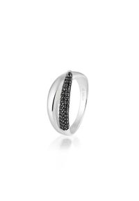 W.KRUK - Pierścionek srebrny z czarnymi spinelami. Materiał: srebrne. Kolor: czarny, srebrny, wielokolorowy. Wzór: aplikacja. Kamień szlachetny: spinel
