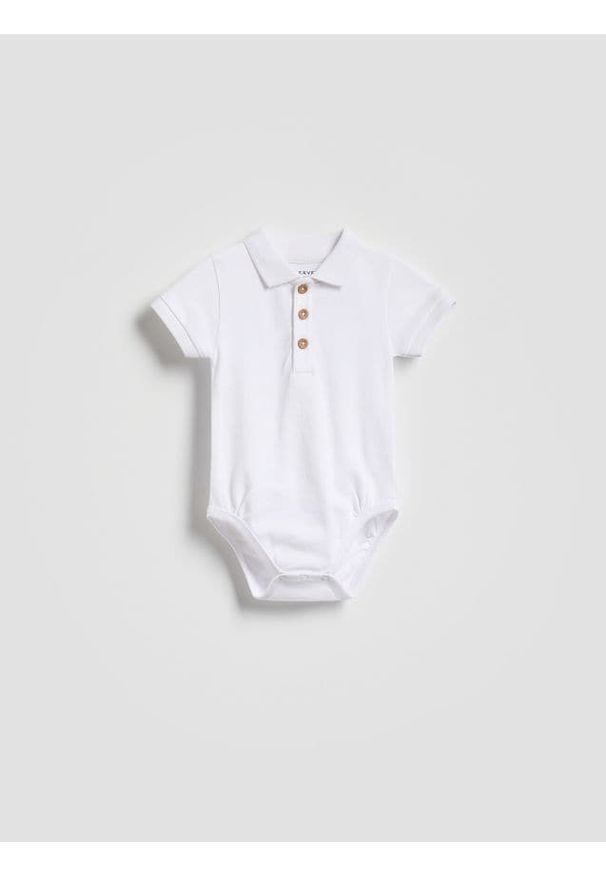 Reserved - Bawełniane body polo - biały. Kolor: biały. Materiał: bawełna