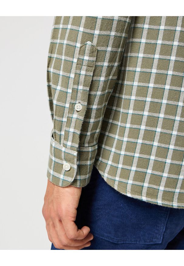 Wrangler - WRANGLER MĘSKA KOSZULA 1 PKT SHIRT DUSTY GREEN 112356770 W5X2017359