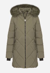 Born2be - Ciemnozielona Pikowana Kurtka z Kapturem z Futrem i Ściągaczami przy Rękawach Dacce. Okazja: na co dzień. Typ kołnierza: kaptur. Kolor: zielony. Materiał: futro. Styl: casual #5