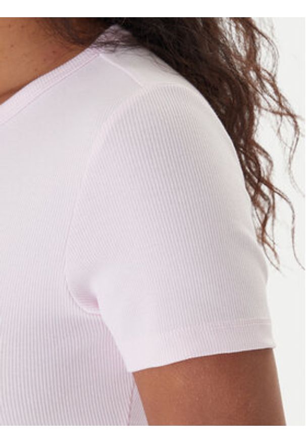 Tommy Jeans T-Shirt Badge DW0DW17881 Różowy Slim Fit. Kolor: różowy. Materiał: bawełna