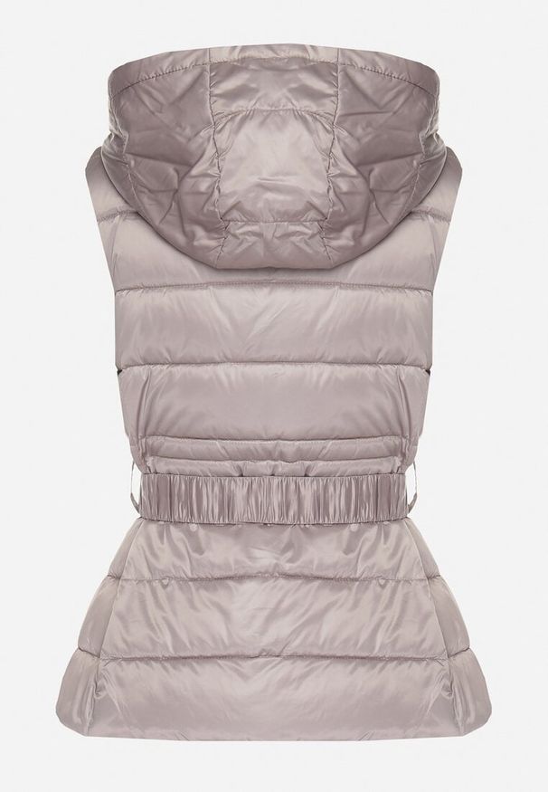Born2be - Szara Pikowana Kamizelka z Odpinanym Kapturem Marszczonym Paskiem i Metaliczną Klamrą Inessae. Kolor: szary. Materiał: jeans. Sezon: wiosna, jesień. Styl: elegancki, klasyczny