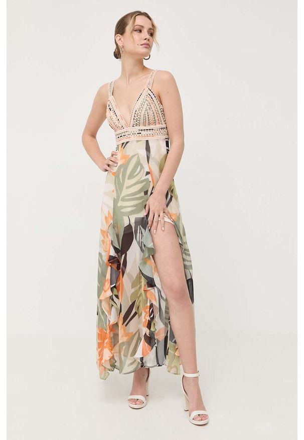 Guess sukienka kolor zielony maxi rozkloszowana. Kolor: zielony. Materiał: tkanina. Długość rękawa: na ramiączkach. Typ sukienki: rozkloszowane. Długość: maxi