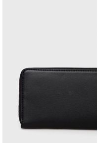 Calvin Klein Jeans Portfel + brelok K60K608978.PPYY damski kolor czarny. Kolor: czarny. Materiał: materiał. Wzór: gładki #8