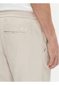 Mustang Spodnie materiałowe Milano 1016330 Biały Tapered Fit. Kolor: biały. Materiał: bawełna