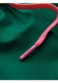 Ombre Clothing - Męskie spodenki kąpielówki z dwukolorowym ściągaczem – ciemnozielone V3. Okazja: na plażę. Kolor: zielony. Materiał: poliester, materiał. Wzór: haft, jednolity. Sezon: lato #6