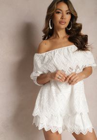 Renee - Biały Bawełniany Komplet na Lato Ażurowy z Bluzką Hiszpanką i Szortami Leisra. Kolor: biały. Materiał: bawełna. Wzór: ażurowy #1