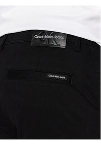 Calvin Klein Jeans Szorty materiałowe J30J320625 Czarny Slim Fit. Kolor: czarny. Materiał: bawełna #3