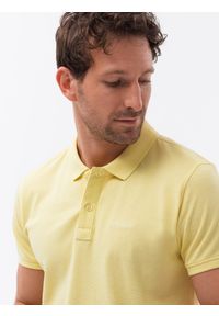 Ombre Clothing - Koszulka polo z dzianiny pique - żółta V4. Typ kołnierza: polo. Kolor: żółty. Materiał: dzianina. Wzór: haft #5