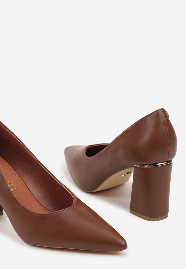 Born2be - Brązowe Czółenka Vices na Geometrycznym Obcasie z Wkładką ze Skóry Naturalnej Midvire. Okazja: na spotkanie biznesowe, na imprezę, do pracy, na co dzień. Kolor: brązowy. Materiał: skóra. Wzór: geometria. Obcas: na obcasie. Styl: casual, klasyczny, biznesowy. Wysokość obcasa: średni