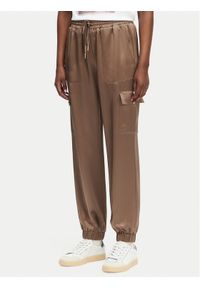 Guess Spodnie materiałowe W5GB08 WG7C0 Brązowy Slim Fit. Kolor: brązowy. Materiał: akryl #1