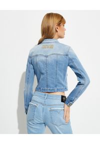 Versace Jeans Couture - VERSACE JEANS COUTURE - Krótka kurtka jeansowa. Kolor: niebieski. Długość rękawa: długi rękaw. Długość: krótkie #5