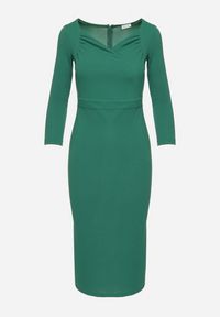 Born2be - Zielona Sukienka Ozdobiona Asymetrycznym Dekoltem Silfedi. Okazja: na co dzień. Kolor: zielony. Materiał: jeans. Wzór: aplikacja. Typ sukienki: asymetryczne. Styl: casual, elegancki, klasyczny #5