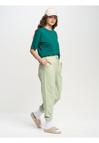 Big-Star - Spodnie dresowe damskie zielone Foxie 301. Kolor: zielony. Materiał: dresówka. Wzór: aplikacja, haft #2