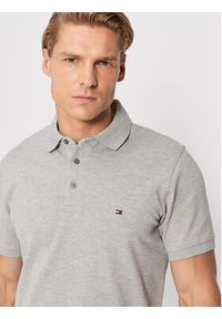 TOMMY HILFIGER - Tommy Hilfiger Polo 1985 MW0MW17771 Szary Slim Fit. Typ kołnierza: polo. Kolor: szary. Materiał: bawełna