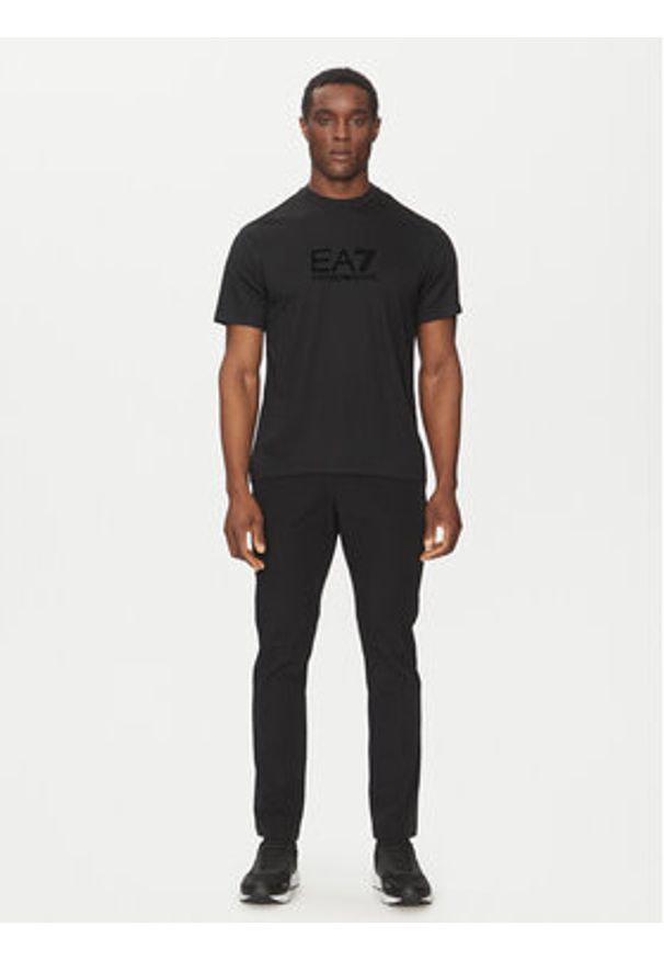 EA7 Emporio Armani T-Shirt 7M000092 AF13870 UC001 Czarny Regular Fit. Kolor: czarny. Materiał: syntetyk