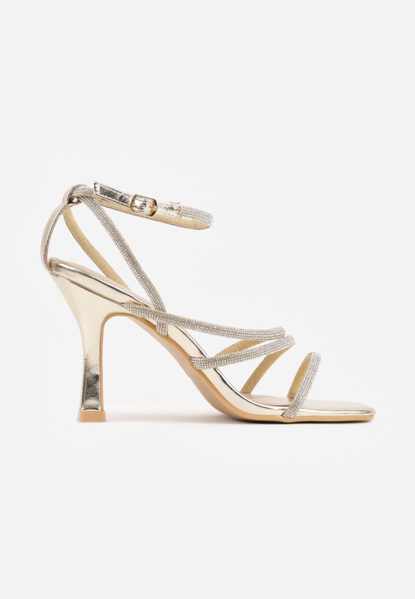 Born2be - Złote Eleganckie Sandały na Szpilce Ozdobione Cyrkoniowymi Paskami Vikiaele. Zapięcie: pasek. Kolor: złoty. Wzór: aplikacja. Obcas: na szpilce. Styl: elegancki