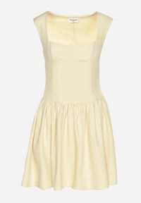 Born2be - Żółta Rozkloszowana Sukienka Ozdobiona Kwadratowym Dekoltem Halelira. Okazja: na co dzień. Typ kołnierza: dekolt kwadratowy. Kolor: żółty. Materiał: jeans. Wzór: aplikacja. Sezon: wiosna. Typ sukienki: rozkloszowane, proste. Styl: klasyczny, casual, elegancki #3