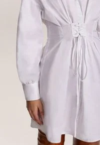 Renee - Biała Sukienka Leosys. Typ kołnierza: dekolt gorset. Kolor: biały. Długość rękawa: długi rękaw. Typ sukienki: gorsetowe #2