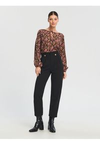 Sinsay - Spodnie cygaretki - czarny. Kolor: czarny. Materiał: włókno. Styl: elegancki