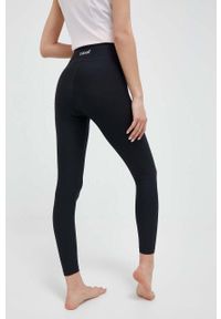 CASALL - Casall legginsy do jogi kolor czarny gładkie. Kolor: czarny. Materiał: włókno, dzianina, materiał. Wzór: gładki. Sport: joga i pilates #3