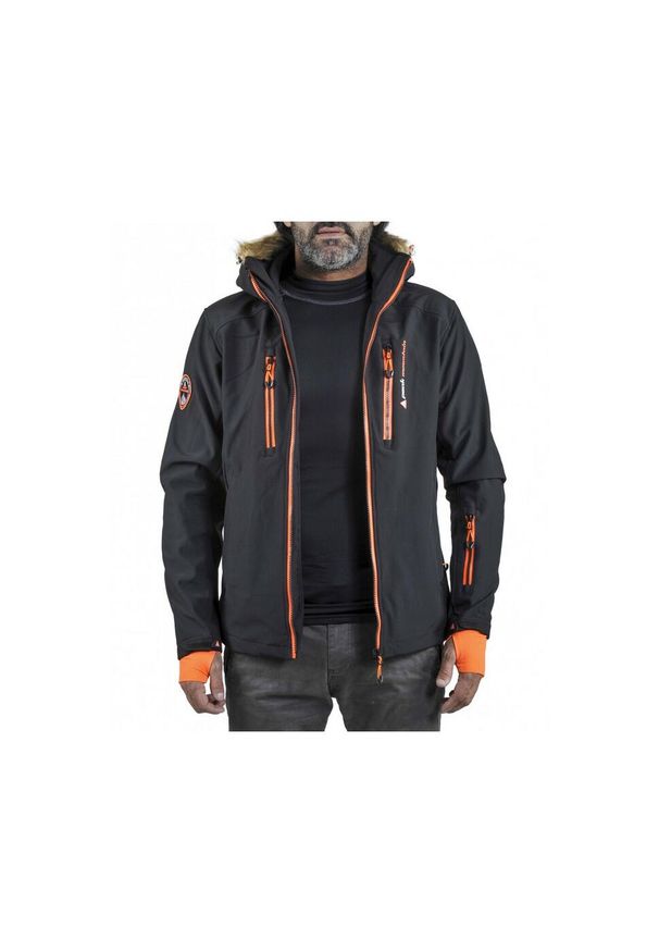 PEAK MOUNTAIN - Kurtka softshellowa ze sztucznym futrem Peak Mountain Casada. Kolor: czarny. Materiał: futro