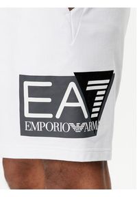 EA7 Emporio Armani Szorty sportowe 3DPS63 PJ05Z 1100 Biały Regular Fit. Kolor: biały. Materiał: bawełna. Styl: sportowy