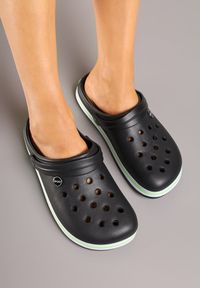 Born2be - Czarno-Zielone Klapki z Paskiem Podtrzymującym Piętę Tiaria. Okazja: na co dzień. Kolor: czarny. Sezon: lato. Styl: casual #4
