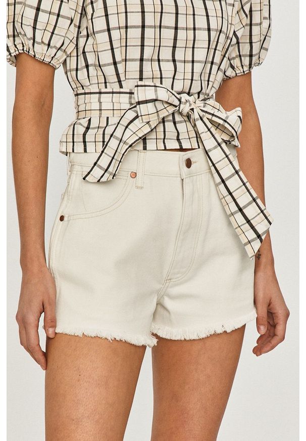 Wrangler - Szorty jeansowe. Okazja: na co dzień. Stan: podwyższony. Kolor: biały. Materiał: jeans. Wzór: gładki. Styl: casual