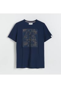 Reserved - T-shirt regular z motywem marynistycznym - Granatowy. Kolor: niebieski