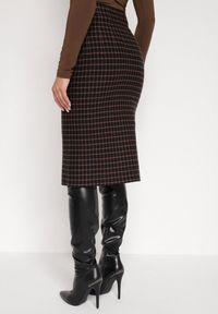 Born2be - Czarna Ołówkowa Tweedowa Spódnica w Kraciasty Wzór z Guzikami Anitusa. Okazja: na co dzień. Kolor: czarny. Materiał: jeans. Styl: klasyczny, casual, elegancki #6