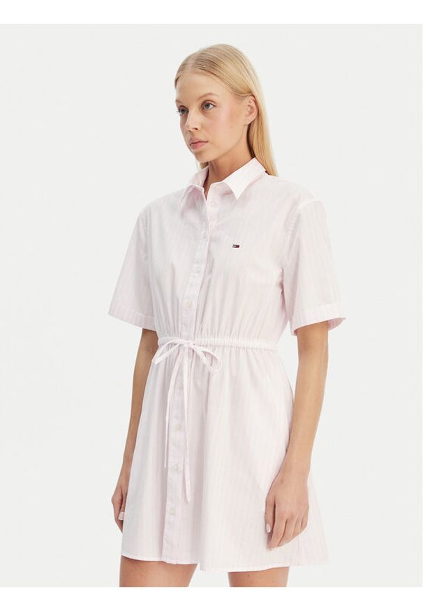 Tommy Jeans Sukienka koszulowa DW0DW20617 Różowy Regular Fit. Kolor: różowy. Materiał: bawełna. Typ sukienki: koszulowe