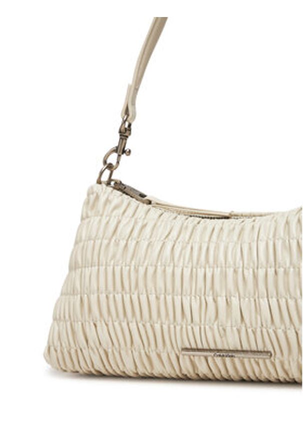 Calvin Klein Jeans Torebka Rouched Shoulder Bag LV04K3088G Écru. Materiał: skórzane