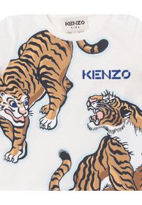 Kenzo kids - KENZO KIDS - Biała bawełniana koszulka z tygrysami 0-4 lata. Kolor: biały. Materiał: bawełna. Wzór: nadruk. Sezon: lato. Styl: klasyczny