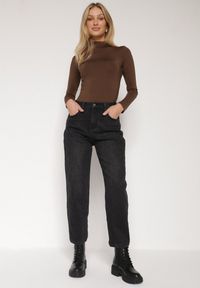 Born2be - Czarne Jeansy Mom Fit z Wysokim Stanem z Domieszką Wiskozy Aclonna. Okazja: na co dzień. Stan: podwyższony. Kolor: czarny. Styl: casual, elegancki #2