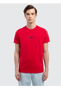 Big-Star - Koszulka męska z niewielkim logo BIG STAR na piersi czerwona Techson 603. Kolor: czerwony. Materiał: jeans, bawełna, materiał. Wzór: nadruk. Styl: wakacyjny, sportowy, klasyczny, elegancki