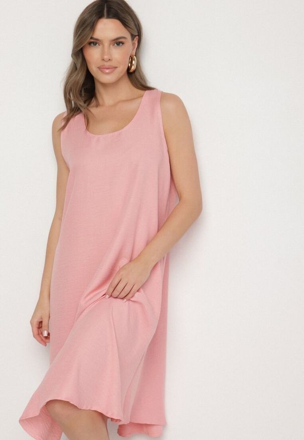 Born2be - Różowa Rozkloszowana Klasyczna Sukienka Lunetira. Okazja: na spacer, na co dzień. Kolor: różowy. Materiał: jeans. Typ sukienki: proste. Styl: klasyczny