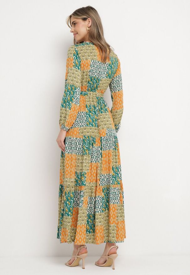 Born2be - Zielono-Żółta Wiskozowa Sukienka z Kopertowym Dekoltem z Gumką w Pasie i Materiałowym Paskiem Fulina. Okazja: na co dzień. Typ kołnierza: dekolt w serek. Kolor: zielony. Materiał: materiał, wiskoza. Długość rękawa: długi rękaw. Typ sukienki: kopertowe. Styl: boho, casual, klasyczny