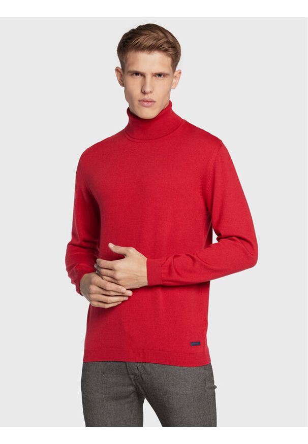 Golf Pierre Cardin. Typ kołnierza: golf. Kolor: czerwony