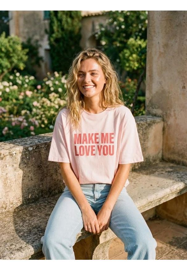 Sinsay - Bawełniana koszulka z napisem - różowy. Kolor: różowy. Materiał: bawełna. Wzór: napisy