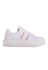 Marco Shoes Lekkie sneakersy ze złotymi ćwiekami białe. Kolor: biały #1