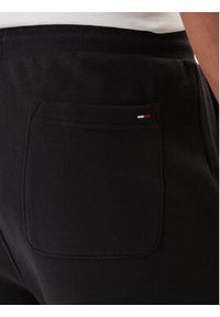 Tommy Jeans Szorty sportowe Signature DM0DM23017 Czarny Regular Fit. Kolor: czarny. Materiał: bawełna. Styl: sportowy #3